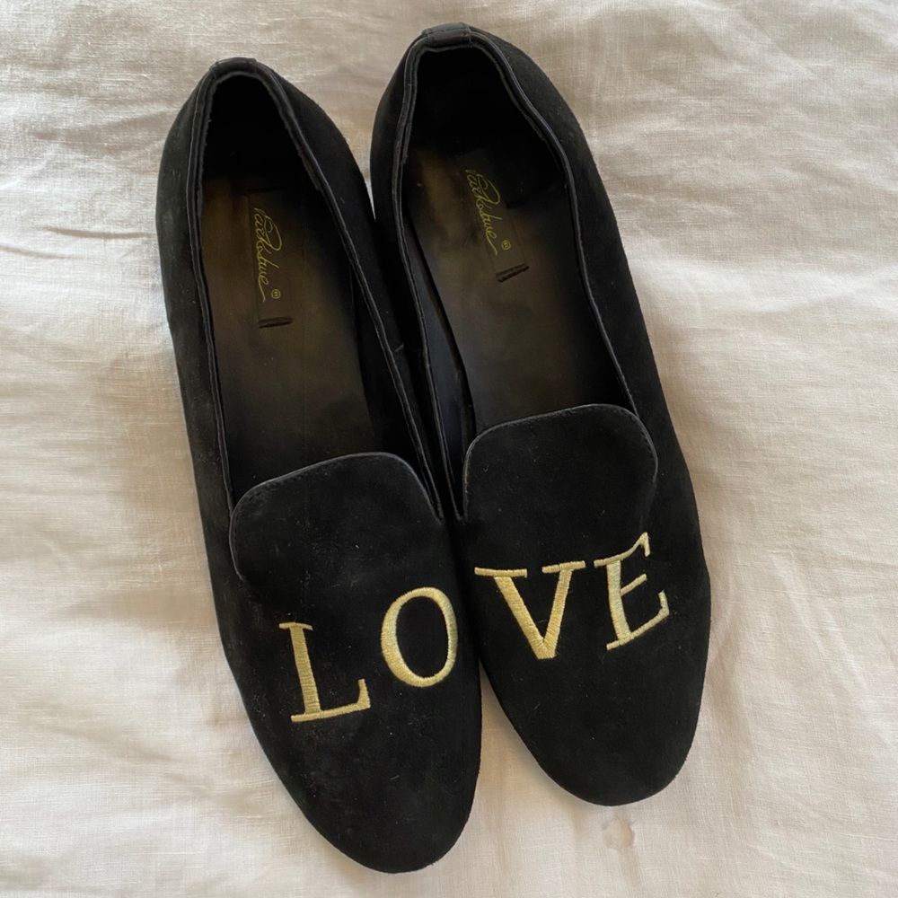 New! LOVE black loafers